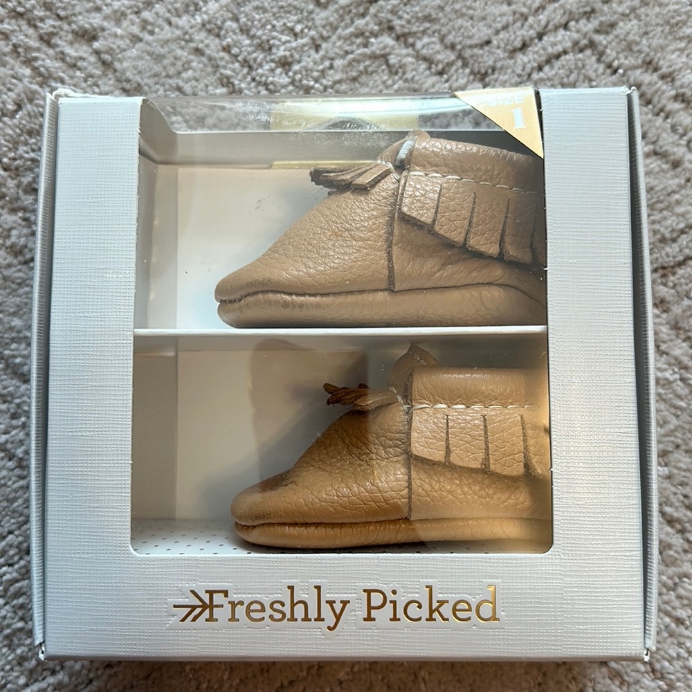 Gently used Freshly Picked baby moccasins sz 1 butterscotch color
